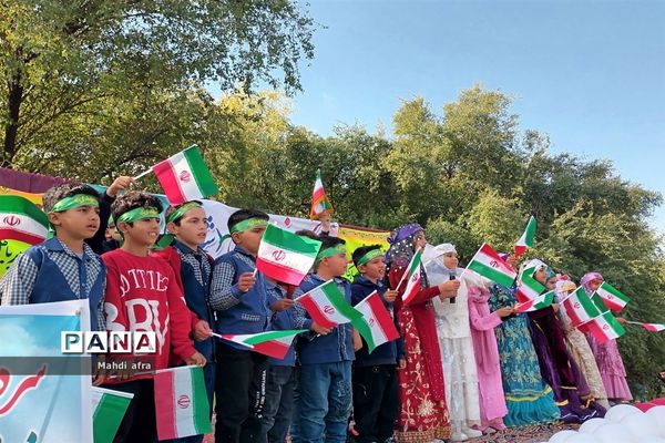 نواختن زنگ انقلاب اسلامی در مدارس شهرستان بهبهان