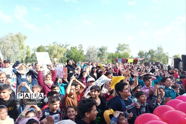 شادی پیمایی تئاتر درسی به مناسبت دهه فجر در بهبهان