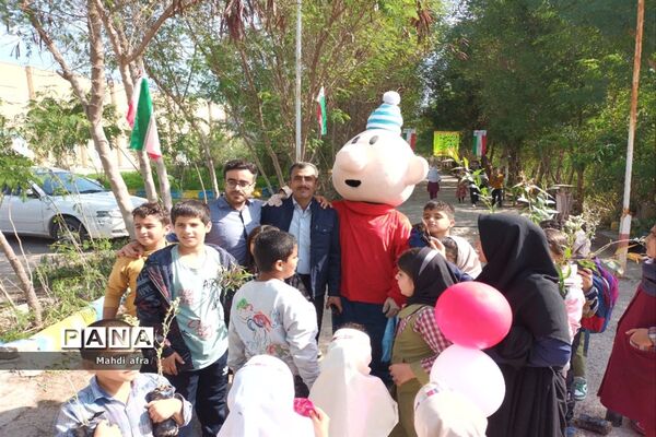 شادی پیمایی تئاتر درسی به مناسبت دهه فجر در بهبهان