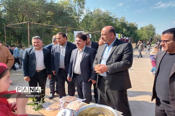 شادی پیمایی تئاتر درسی به مناسبت دهه فجر در بهبهان