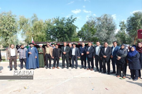 شادی پیمایی تئاتر درسی به مناسبت دهه فجر در بهبهان