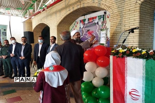 طنین زنگ انقلاب در حاجی آباد