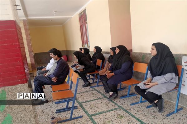 نواخته شدن زنگ انقلاب در مدارس سیریک