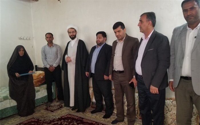 دیدار با خانواده  شهید شهرستان بستک به مناسبت آغاز دهه فجر
