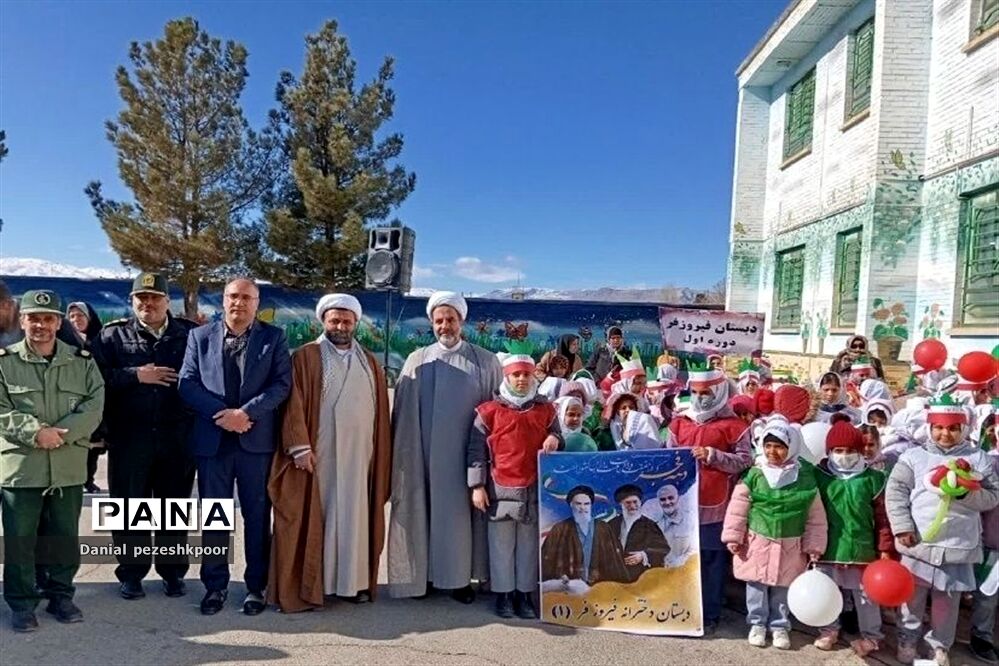 آیین نواختن زنگ انقلاب در مدارس شهرستان گلبهار