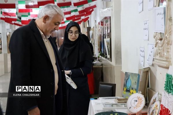 کیک 45 سالگی انقلاب در ناحیه یک بهارستان بریده شد