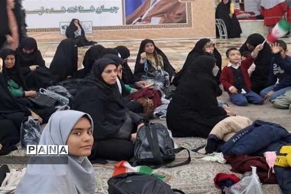 تجدید میثاق دانش آموزان و فرهنگیان منطقه ۵ با امام و آرمان‌های انقلاب