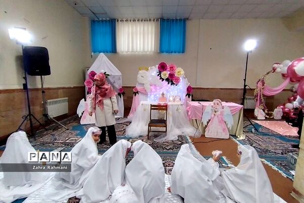 برگزاری جشن عبادت دختران دبستان ۲۲بهمن دو ناحیه یک شهرری