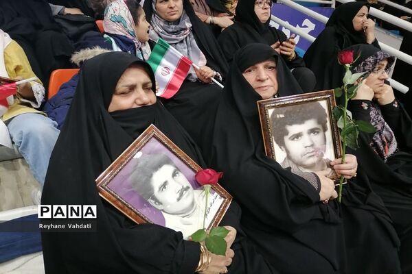 برگزاری جشن آغاز  دهه فجر در سالن شهید بهشتی مشهد