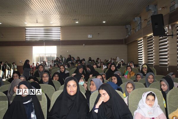 کارگاه آموزش مربیان  و خبرنگاری در ازنا برگزار شد