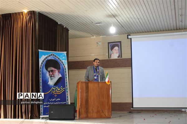 کارگاه آموزش مربیان  و خبرنگاری در ازنا برگزار شد