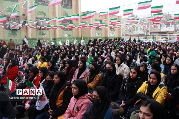 برگزاری مراسم پرشور گلبانگ انقلاب در بهارستان‌دو