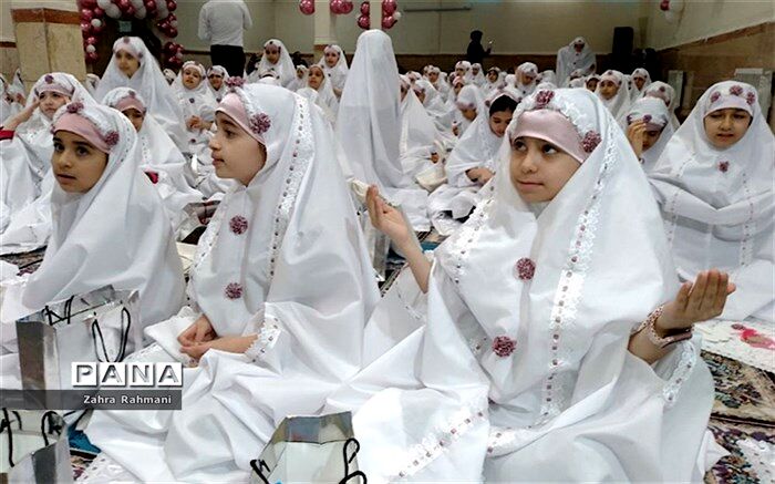 جشن تکلیف یکی از اساسی‌ترین برنامه‌های معنوی و تربیتی است/ فیلم