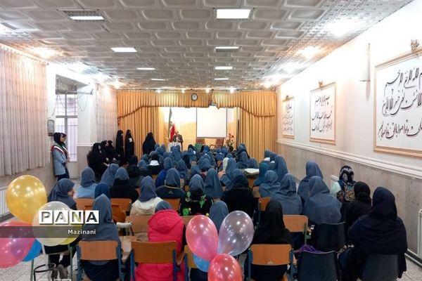 یادواره شهدا در دبیرستان فجر اسلام منطقه ۱۳