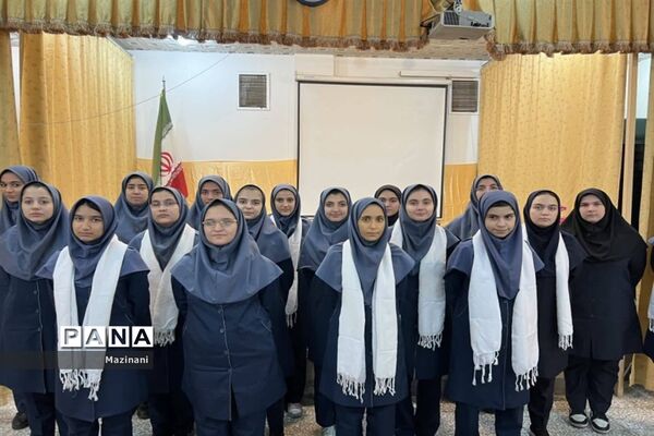 یادواره شهدا در دبیرستان فجر اسلام منطقه ۱۳