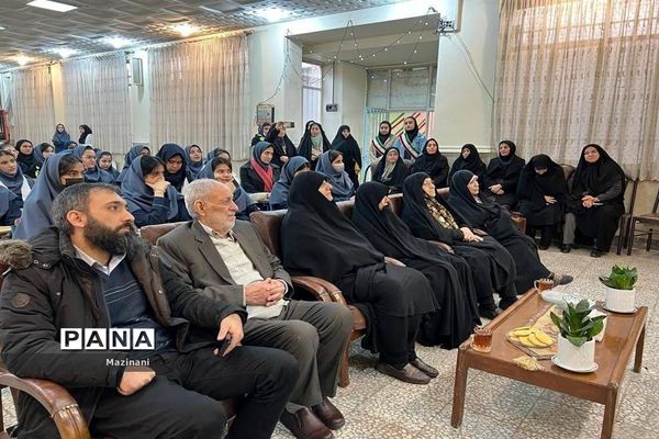 یادواره شهدا در دبیرستان فجر اسلام منطقه ۱۳