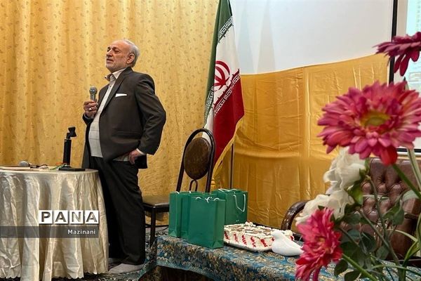 یادواره شهدا در دبیرستان فجر اسلام منطقه ۱۳