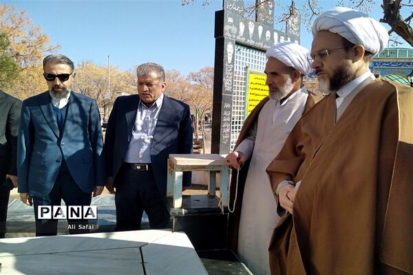 غبار رویی مزار شهدا و رژه موتوری  در شهرستان خلیل آباد 