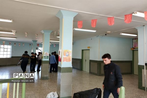 فضا‌ سازی ایام الله دهه فجر دبیرستان نمونه آیت الله خامنه‌ای کاشمر