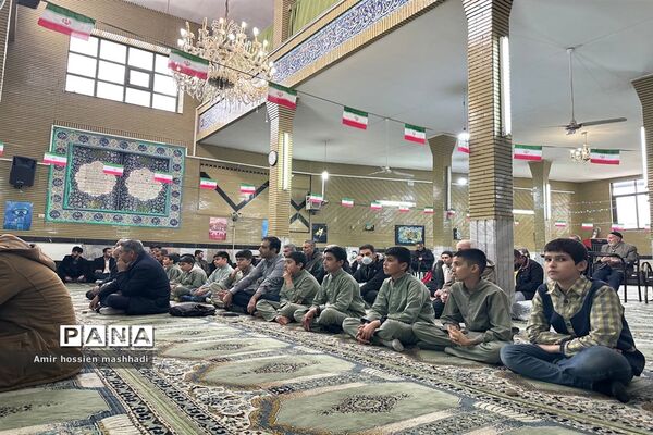 نماز جمعه رودهن با حضور مدیرکل آموزش و پرورش شهرستان‌های استان تهران