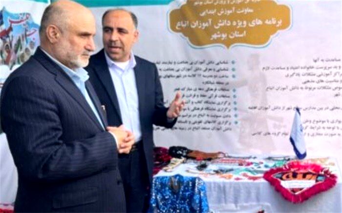 حضور استاندار بوشهر در غرفه آموزش و پرورش در نمایشگاه عرضه محصولات و تولیدات اتباع و مهاجران خارجی