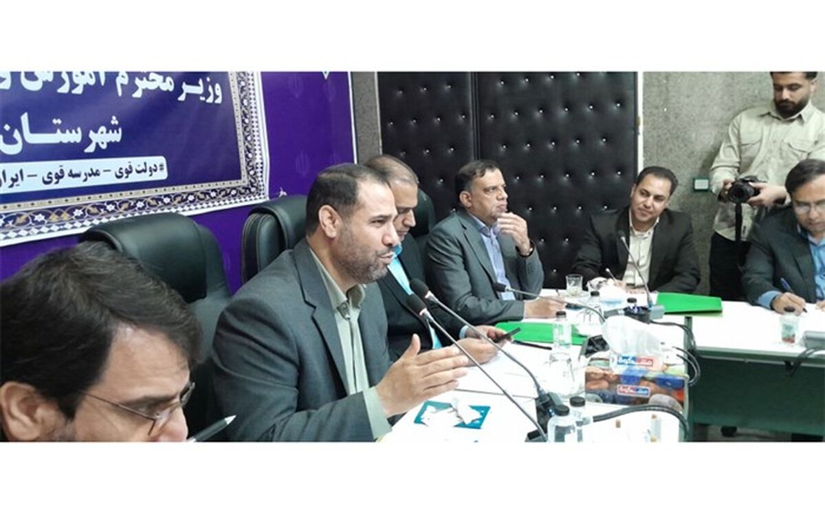 نشست صمیمی وزیر آموزش و پرورش با نخبگان و فرهنگیان در بندر لنگه /فیلم