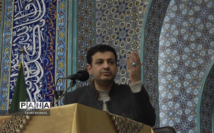 نشست رای اولی‌ها در پردیس با حضور علی‌اکبر رائفی‌پور