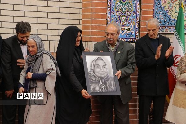 آیین بهره برداری همزمان ۹۵۰ فضای آموزشی و پرورشی در منطقه ۱۸ تهران