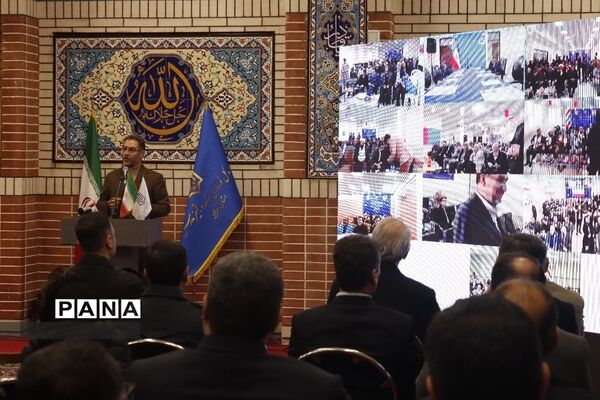 آیین بهره برداری همزمان ۹۵۰ فضای آموزشی و پرورشی در منطقه ۱۸ تهران