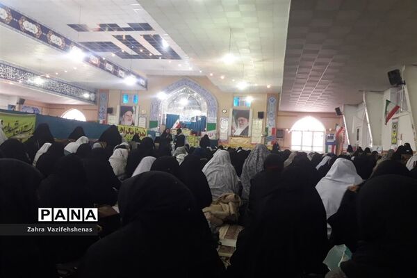 شرکت باشکوه پایگاه های بسیج خواهران حوزه ام ائمه (س) در نماز جمعه ۱۳ بهمن شهرستان شیروان