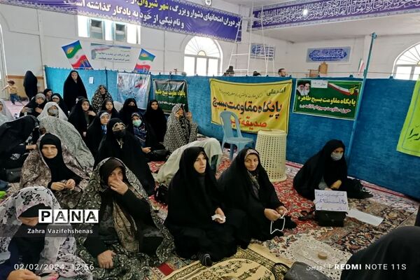 شرکت باشکوه پایگاه های بسیج خواهران حوزه ام ائمه (س) در نماز جمعه ۱۳ بهمن شهرستان شیروان