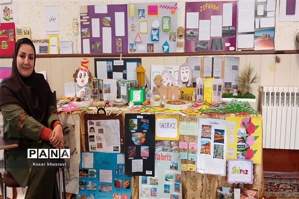 نمایشگاه مدرسه آرمانی هنر آسمانی در دبیرستان صفورا  مشهد