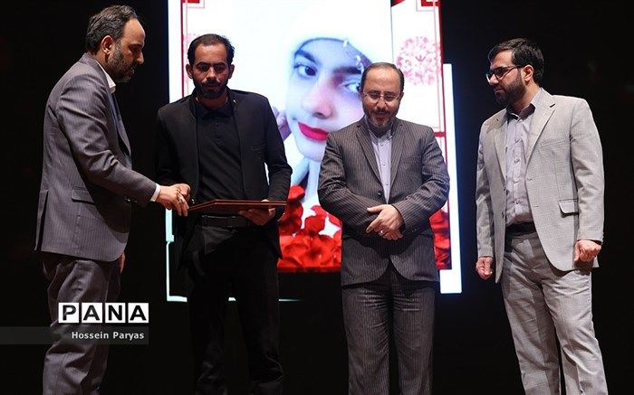 خبرنگار پانا به عنوان روزنامه‌نگار تراز انقلاب اسلامی معرفی شد