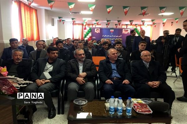 آیین افتتاح دبیرستان دخترانه مادر همزمان با دهه فجر
