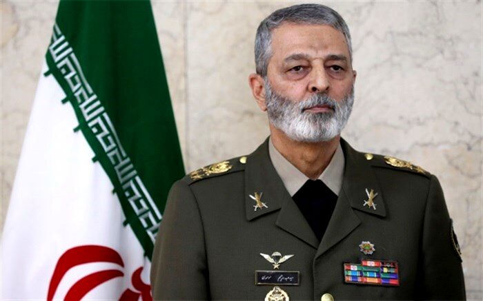 دشمنان از هر طریقی سعی در دلسردکردن مردم دارند