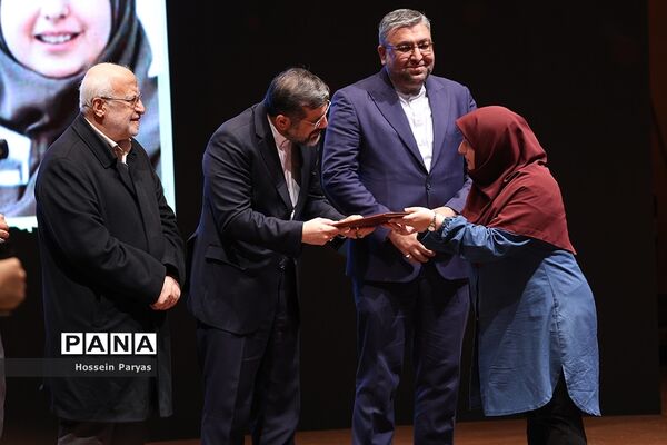 دومین دوره جایزه قلم مقدس، نماد روزنامه‌نگاری انقلاب اسلامی