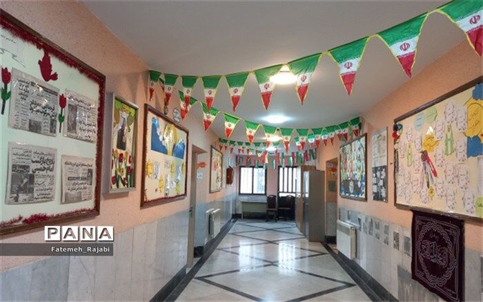 برنامه مدرسه انقلاب در دبیرستان شایستگان ۱ برگزار شد