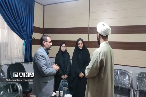 دیدار اعضای شورا، بسیج دانش‌آموزی و خبرنگاران پانا با امام جمعه صفادشت