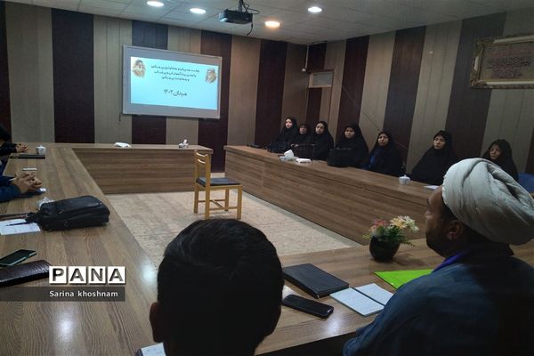 جلسه توجیهی مدیران و معاونین پرورشی متوسطه اول و دوم  با حضور دبیران قرارگاه میدان ۱۴صفر ۲