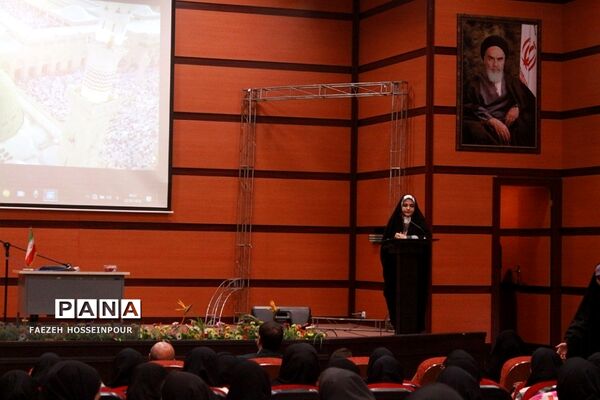 جشن تکلیف سیاسی دانش‌آموزان بهارستانی