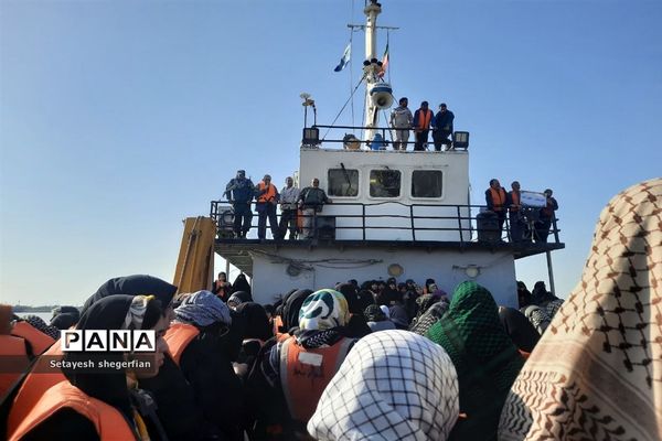 حضور دختران ناحیه ۶ مشهد در اردوی راهیان نور