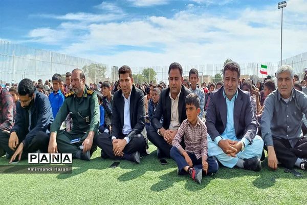 جشن انقلاب در قلعه گنج