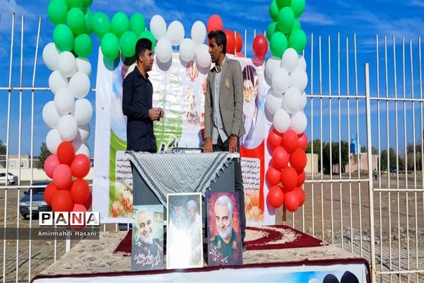 جشن انقلاب در قلعه گنج