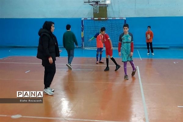 کارگاه بازآموزی آموزگاران پایه‌ابتدایی در شهرستان قرچک