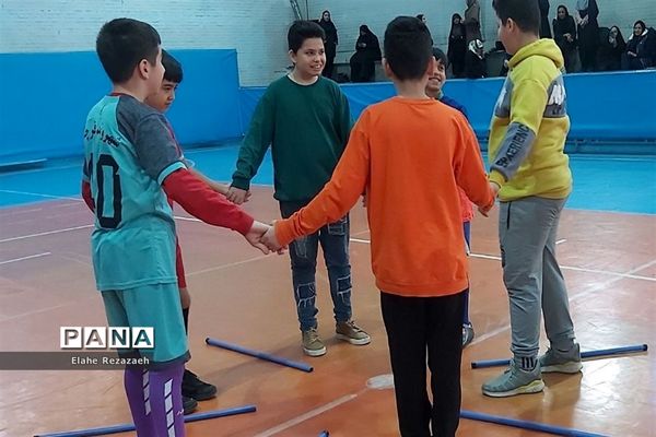 کارگاه بازآموزی آموزگاران پایه‌ابتدایی در شهرستان قرچک