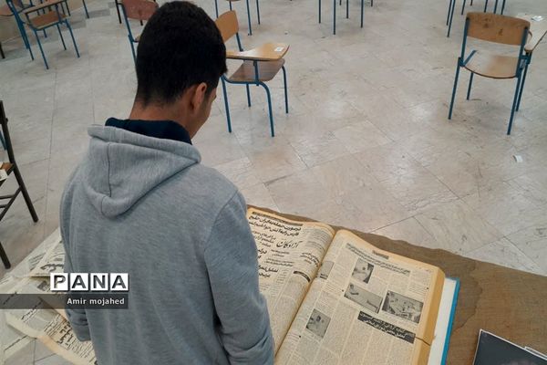 نمایشگاه مدرسه انقلاب در دبیرستان شاهد شیخ انصاری اهواز