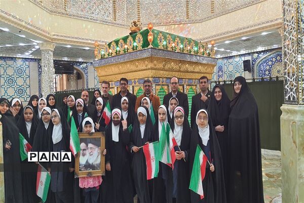 مراسم  غبار روبی و عطر افشانی مزار مطهر شهدای گمنام منطقه ۳ به‌مناسبت دهه فجر