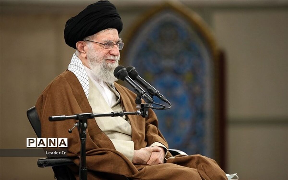 حضرت آیت‌الله خامنه‌ای: بازجوی ساواک دوست دوران کودکی‌ام بود