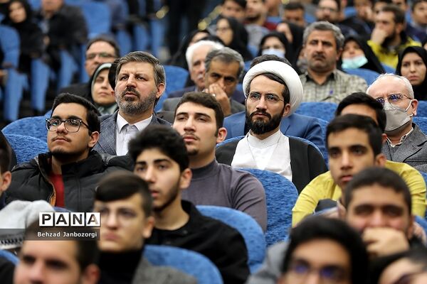 مراسم تجلیل از مدال‌آوران المپیادهای علمی جهانی و احیای باشگاه دانش‌پژوهان جهان