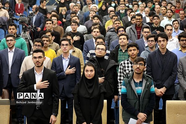 مراسم تجلیل از مدال‌آوران المپیادهای علمی جهانی و احیای باشگاه دانش‌پژوهان جهان